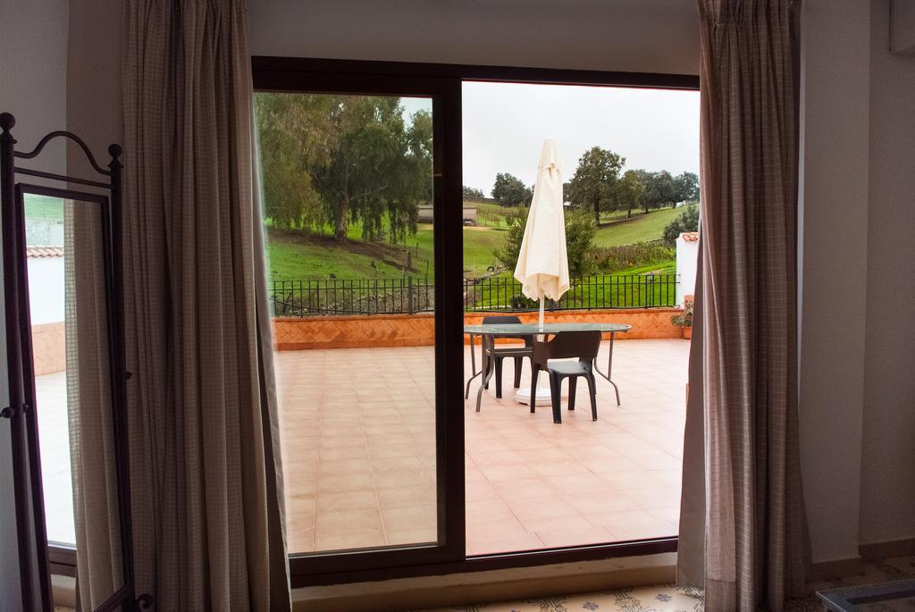 Apartamentos La Venta Del Charco Cardeña Chambre photo