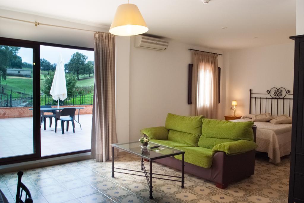 Apartamentos La Venta Del Charco Cardeña Chambre photo
