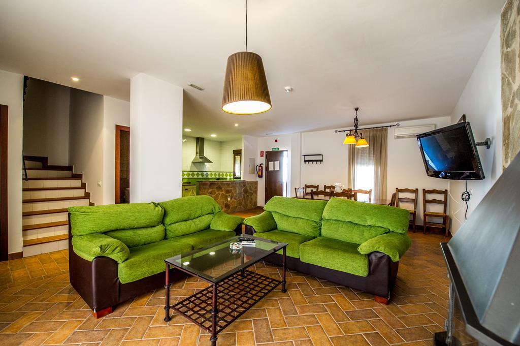 Apartamentos La Venta Del Charco Cardeña Chambre photo