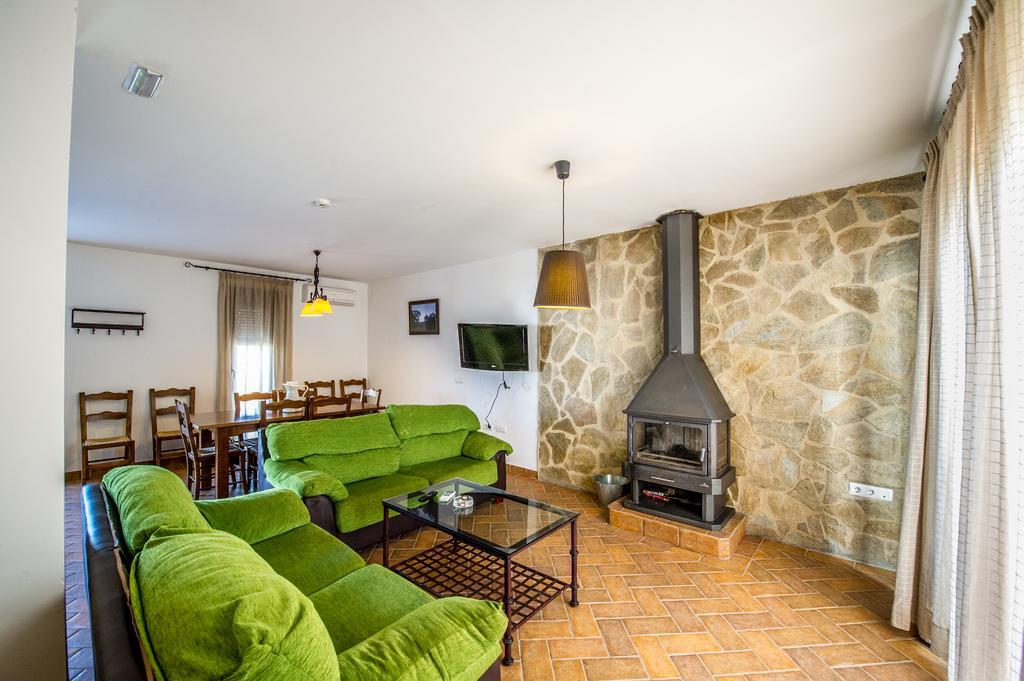 Apartamentos La Venta Del Charco Cardeña Chambre photo
