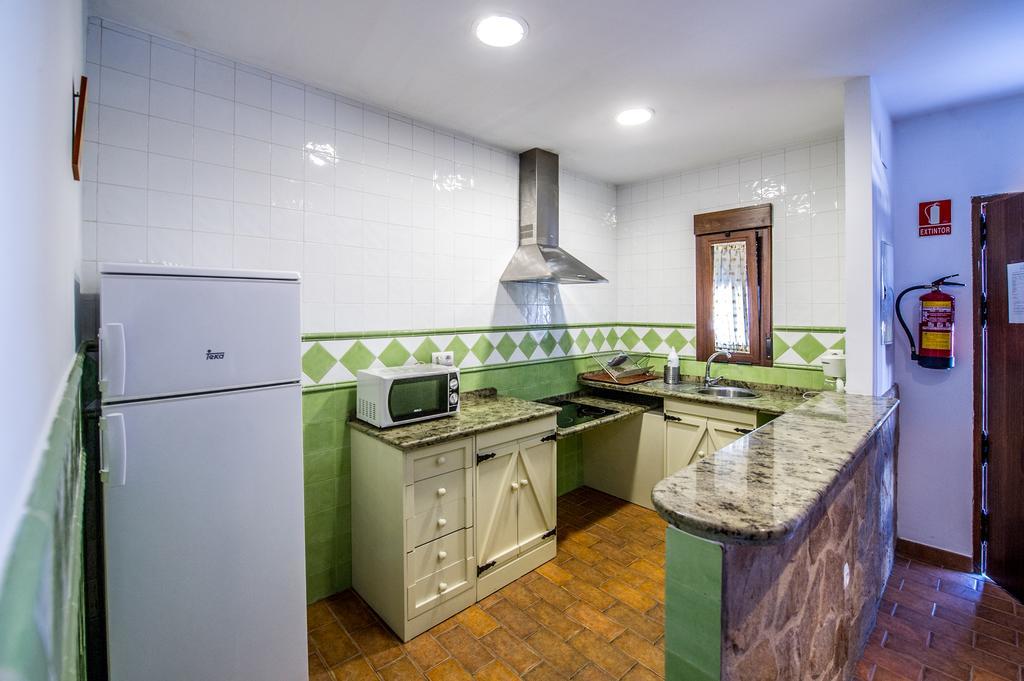 Apartamentos La Venta Del Charco Cardeña Chambre photo