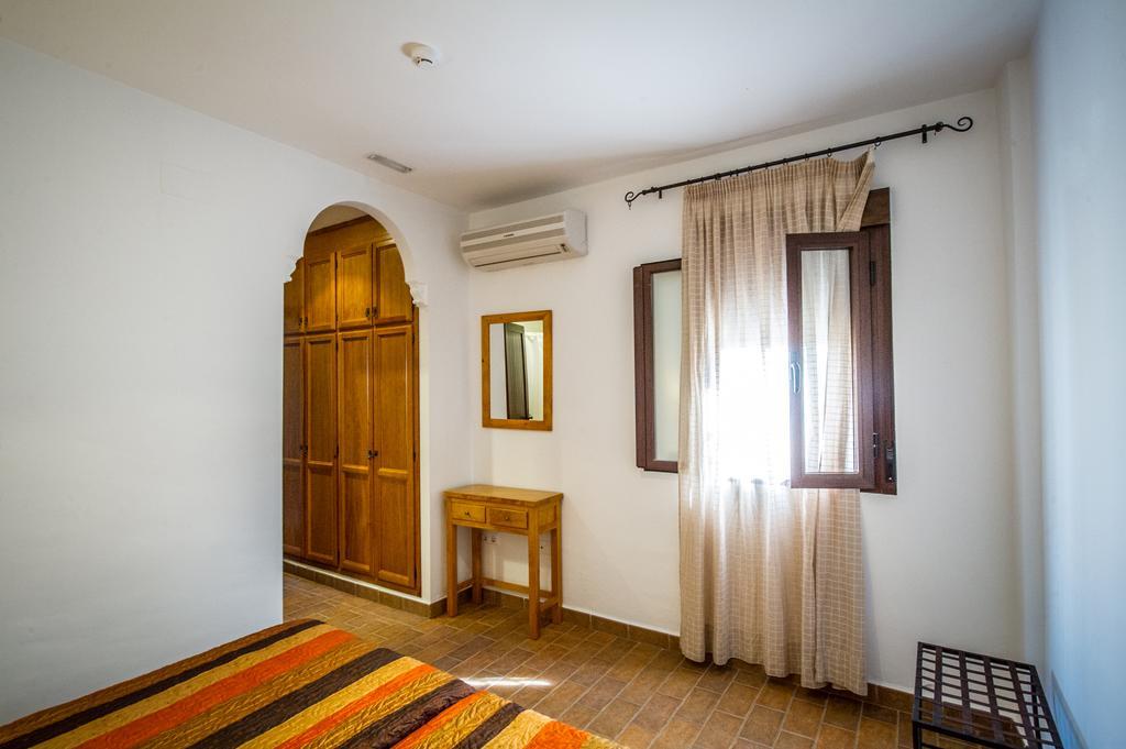 Apartamentos La Venta Del Charco Cardeña Chambre photo