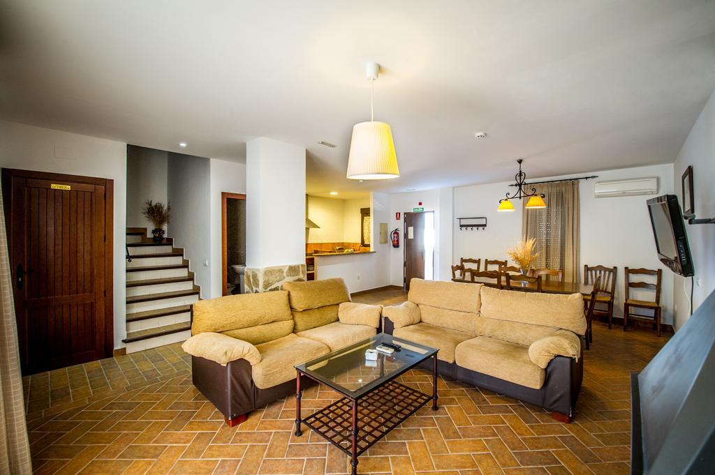 Apartamentos La Venta Del Charco Cardeña Chambre photo