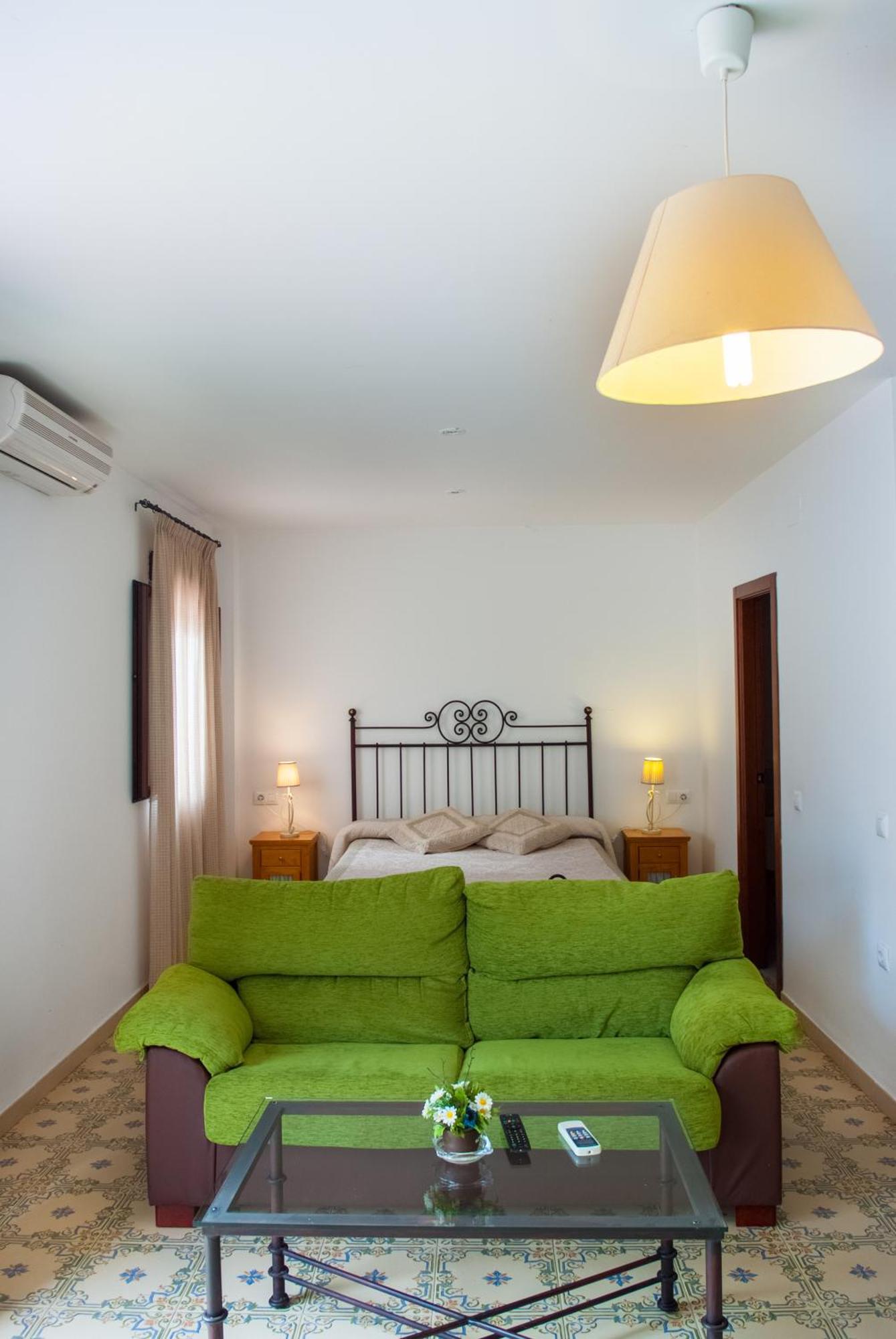 Apartamentos La Venta Del Charco Cardeña Chambre photo
